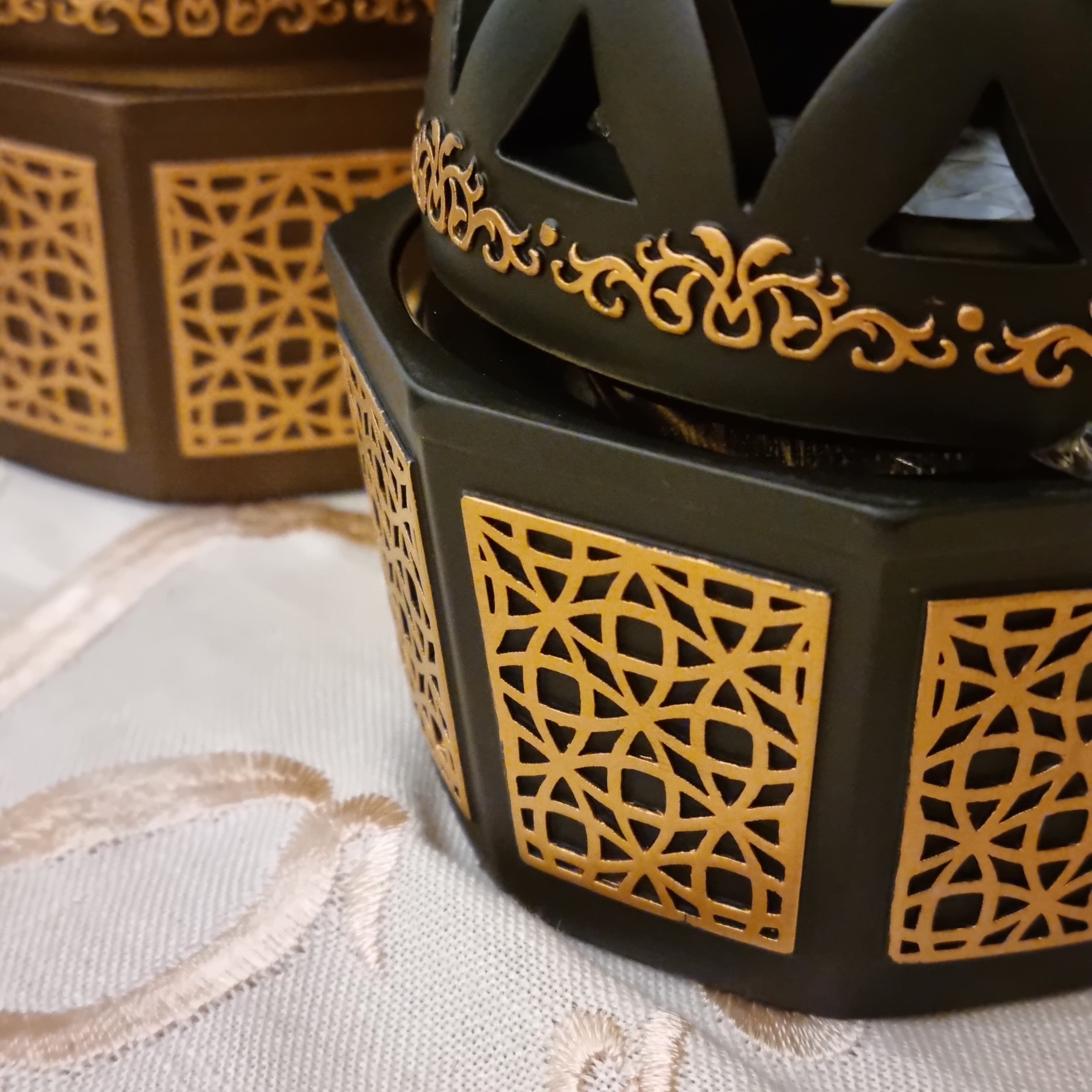 Oud Brander met Magnetiese Deksel - Ovaal met Goue Druk