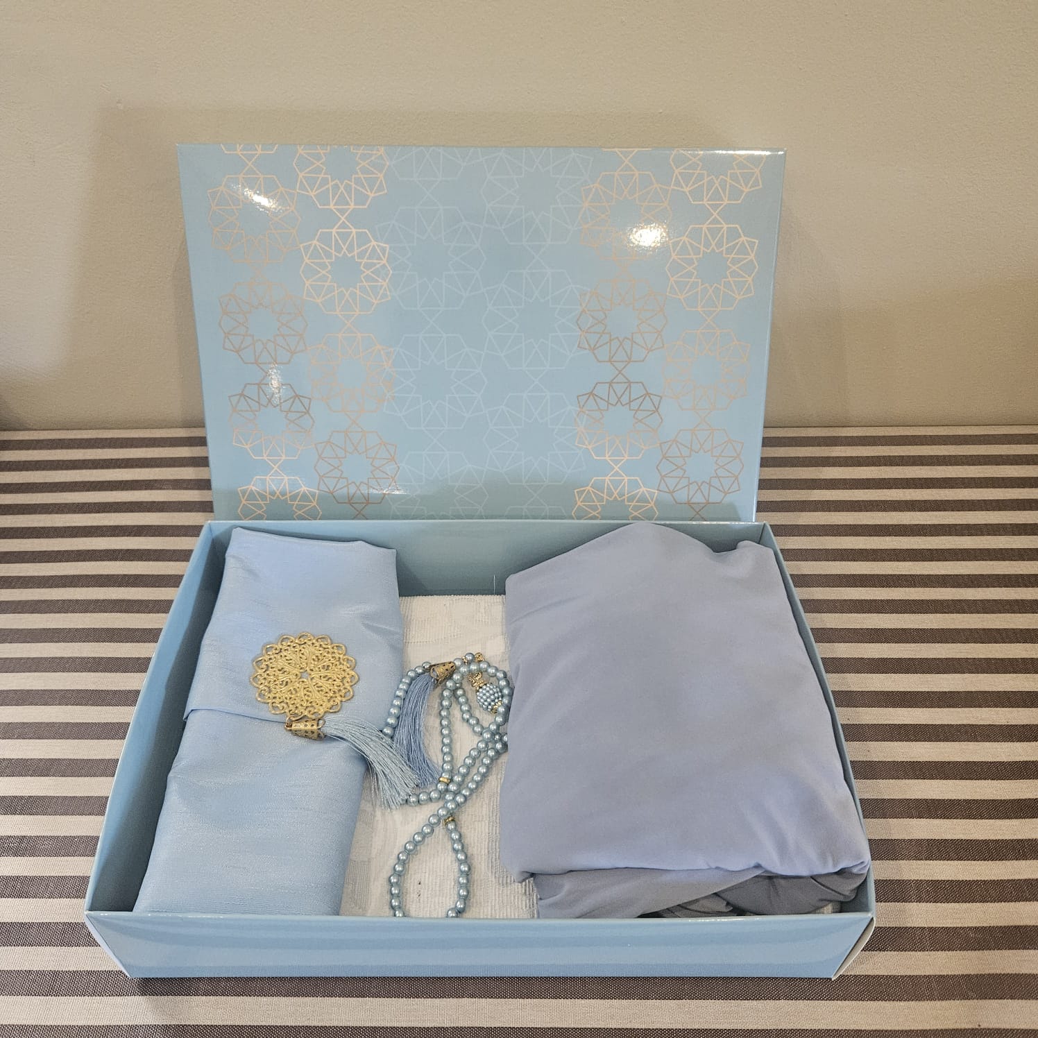 Gift Set 4 - Travel Musallah + Musallah Bag + Wow Tasbeeh + Knee Length Burqa