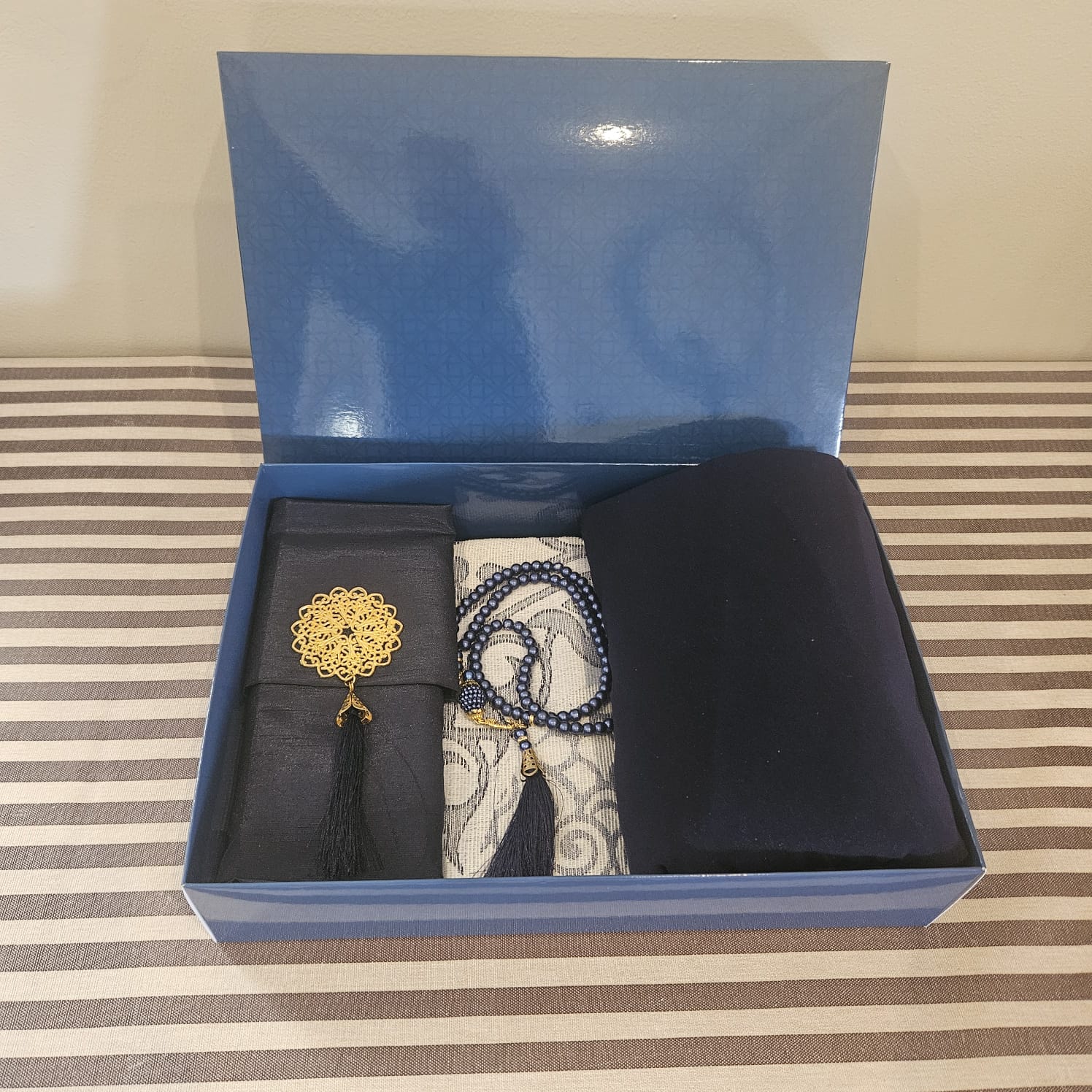 Gift Set 4 - Travel Musallah + Musallah Bag + Wow Tasbeeh + Knee Length Burqa