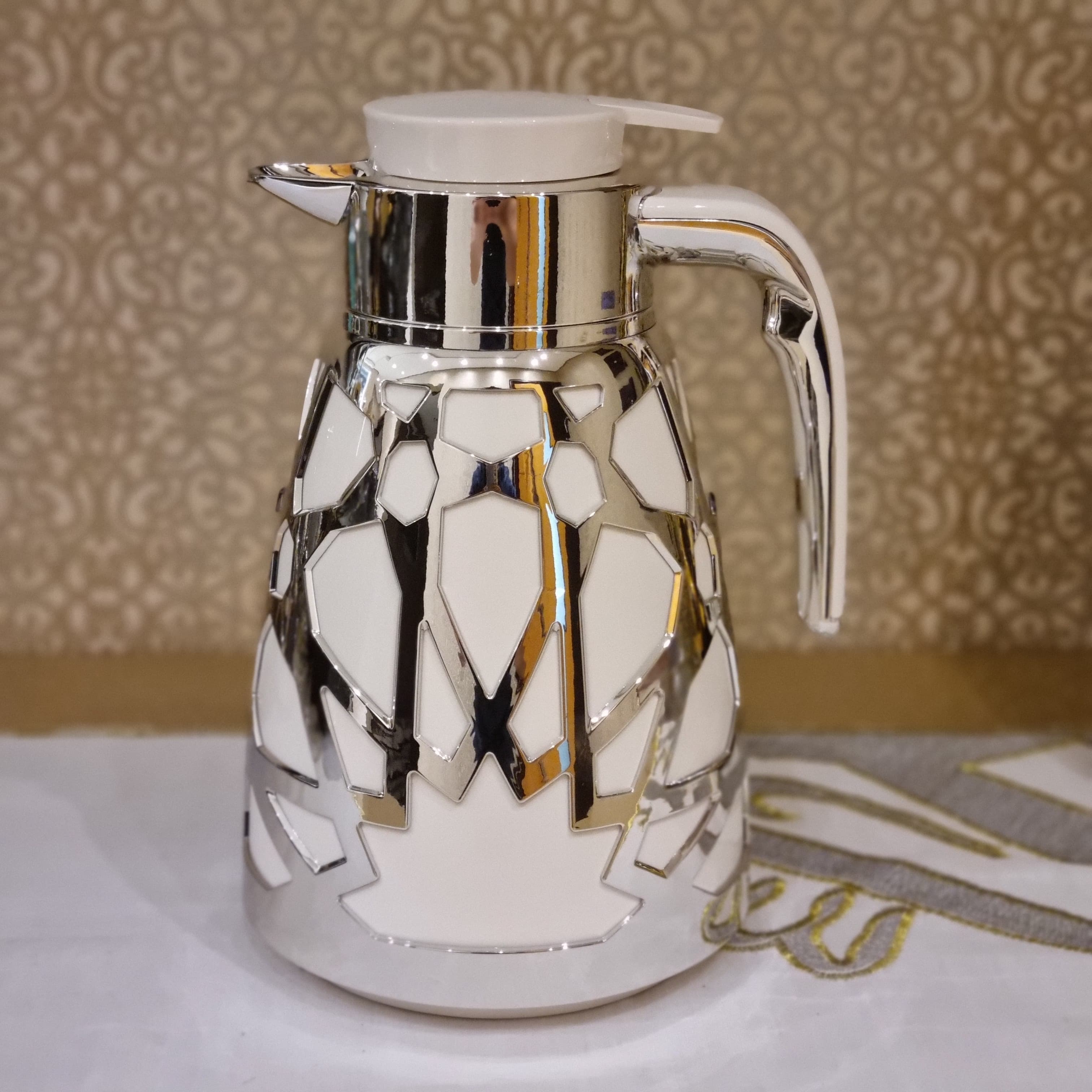 Noor Brown 1 liter vakuumfles met deksel (reliëf)