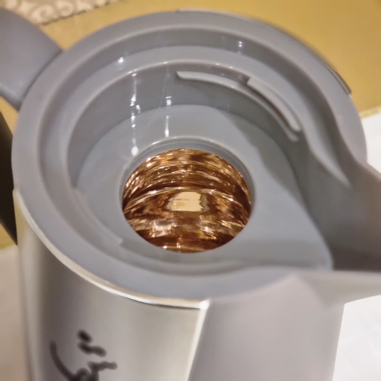 Noor Brown 1 liter vakuumfles met deksel (reliëf)