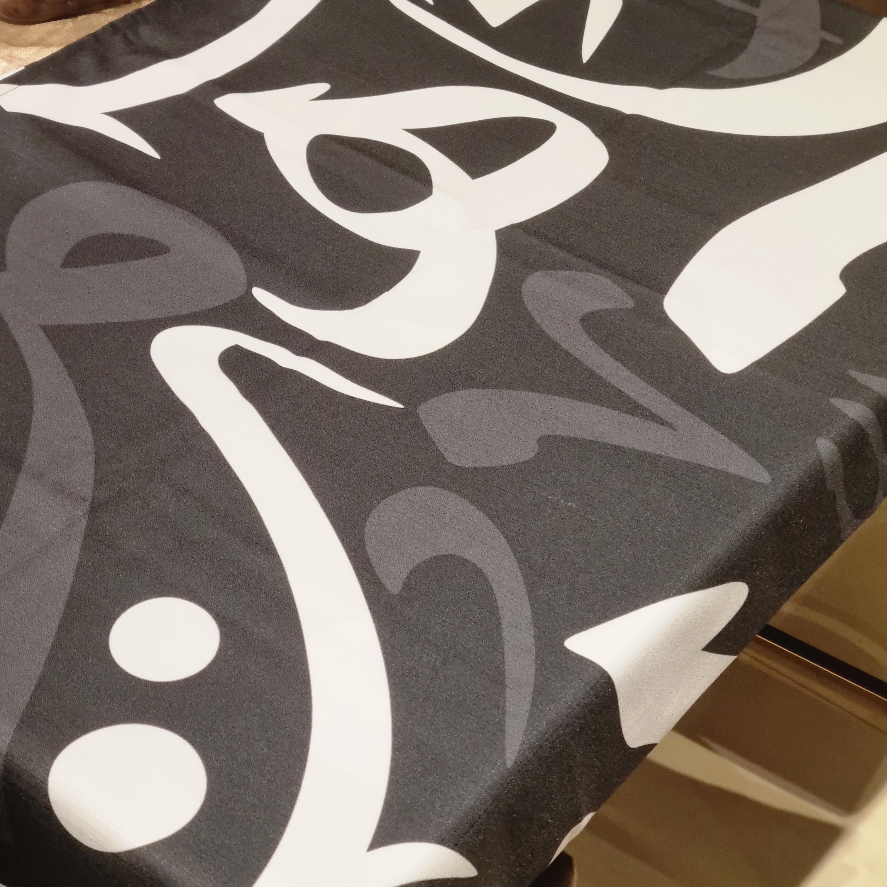 Black Arabic Calligraphy Luxury Tablecloth