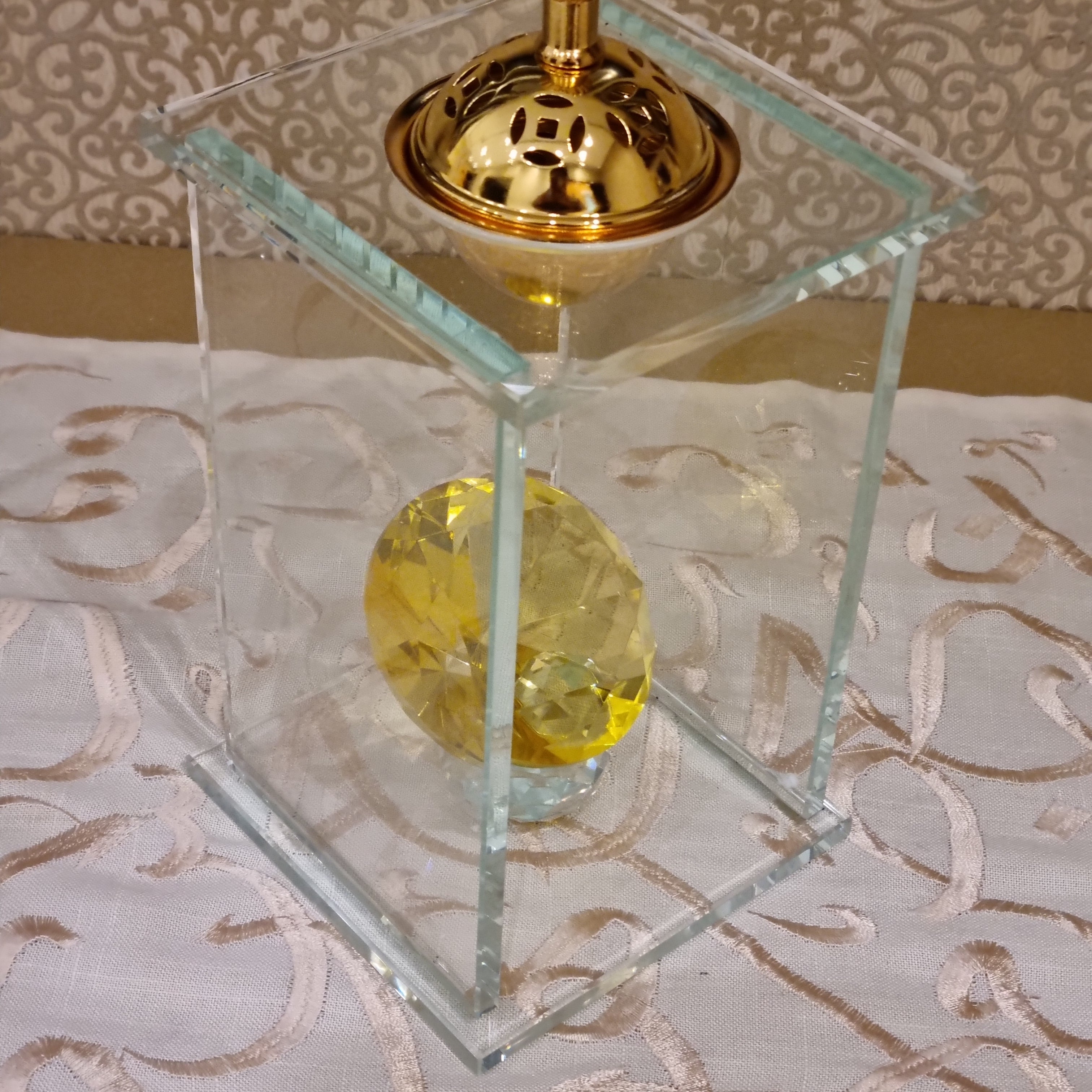 Large Glass with Gold Diamond Centre Oud Burner