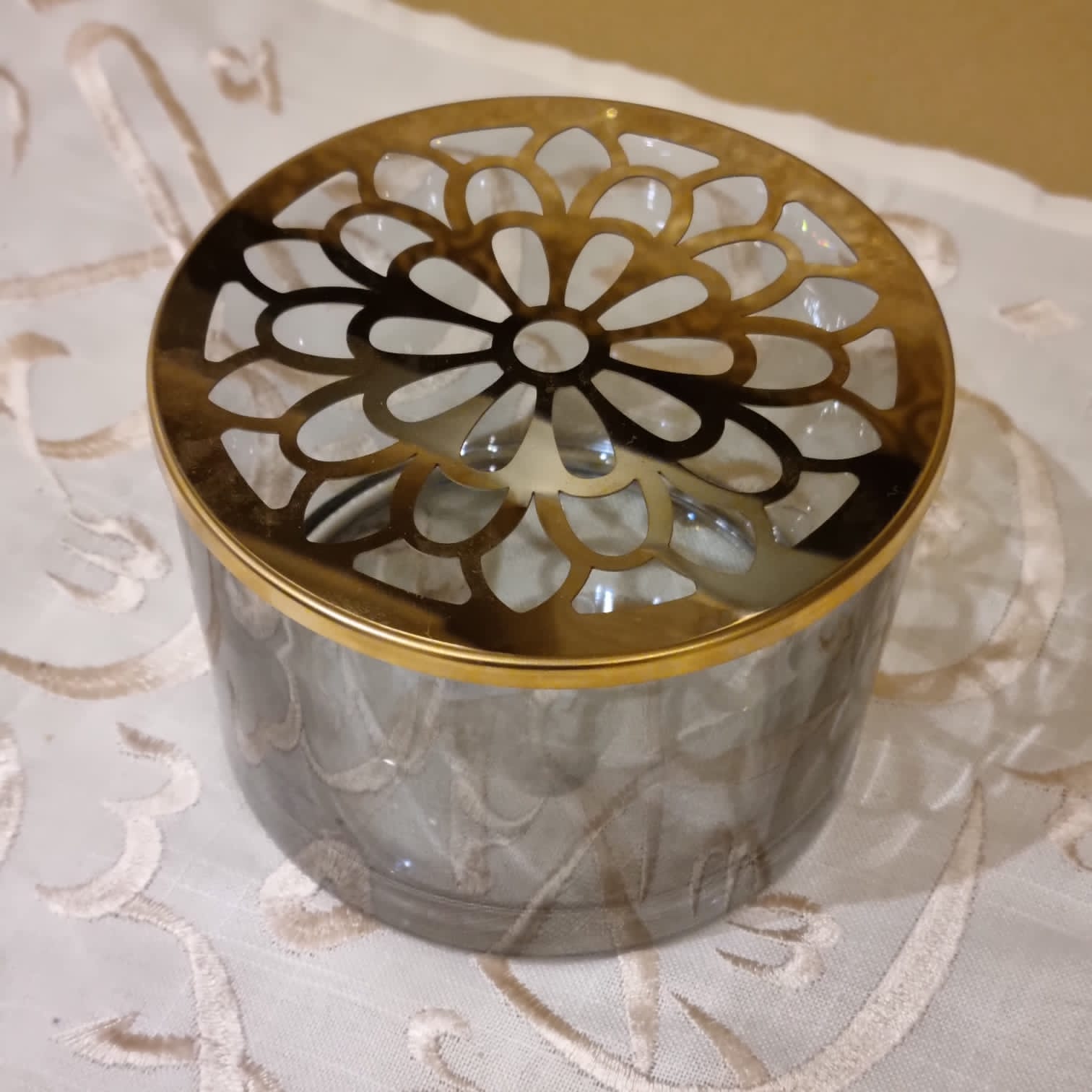 I-Round Cutwork Glass Bowl