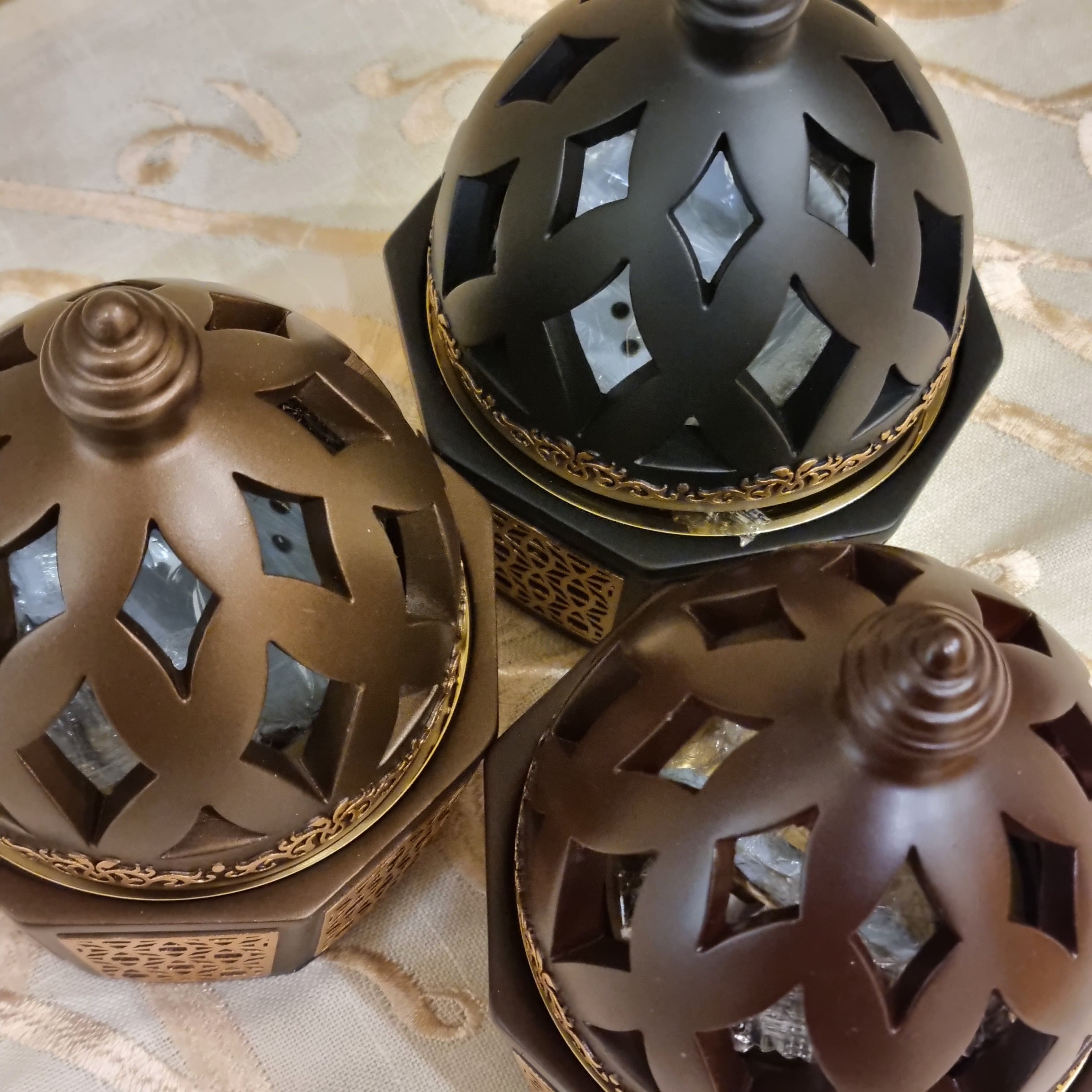 Magnetic Dome Style Oud Burner with Arabian Design