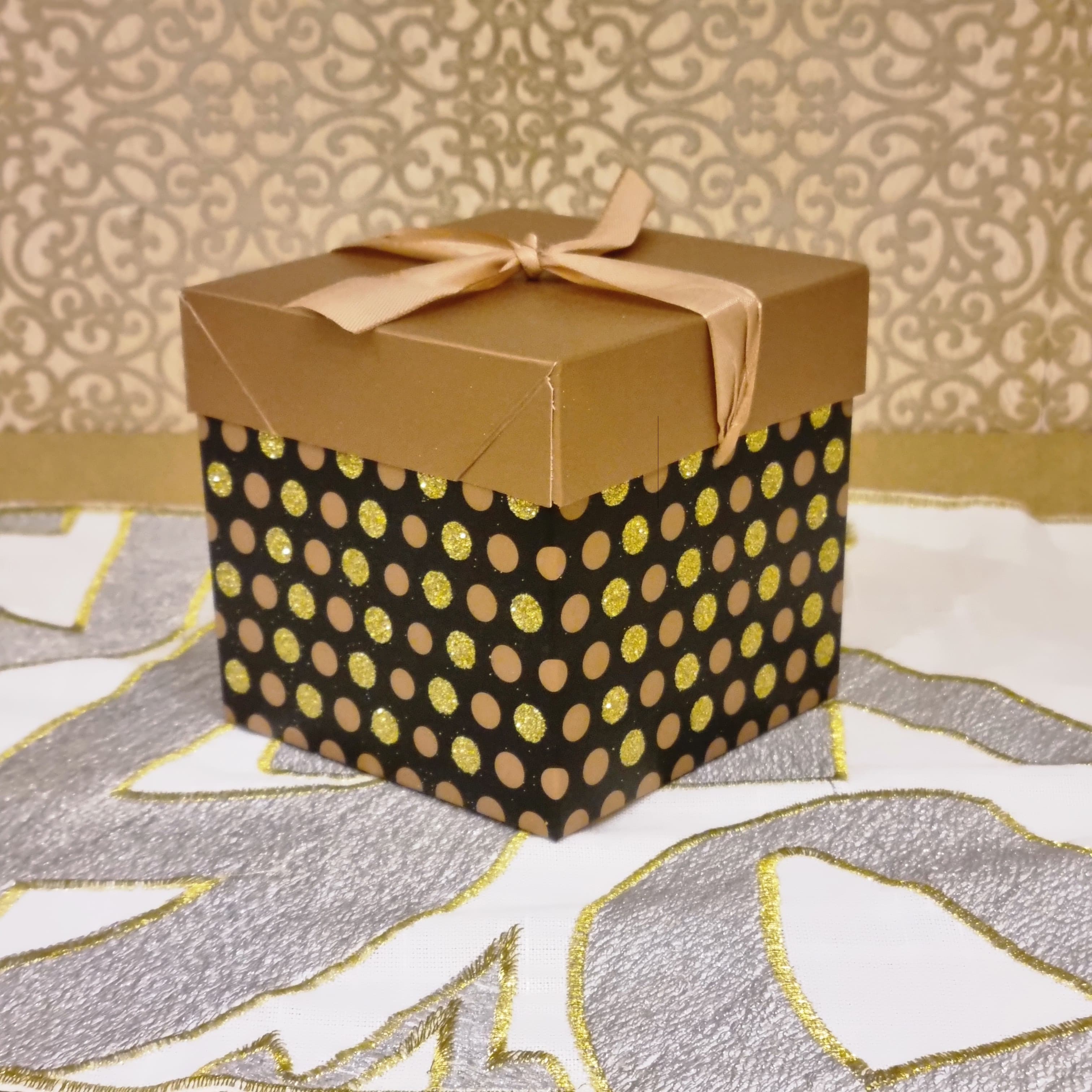 Gift Box with Loose Lid & Ribbon