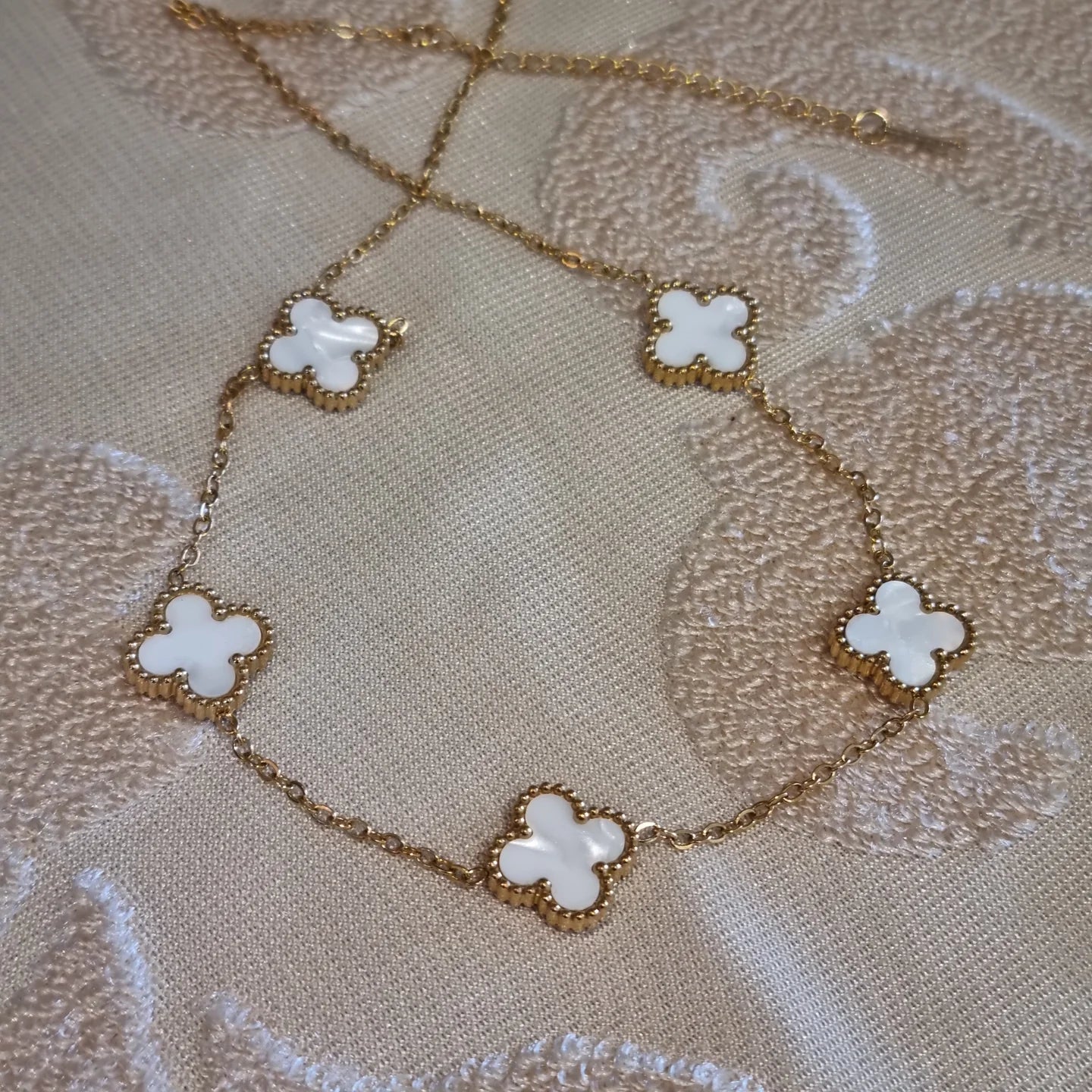 Eid Gift Set 12 - Clover Jewellery Set (Necklace & Bracelet)