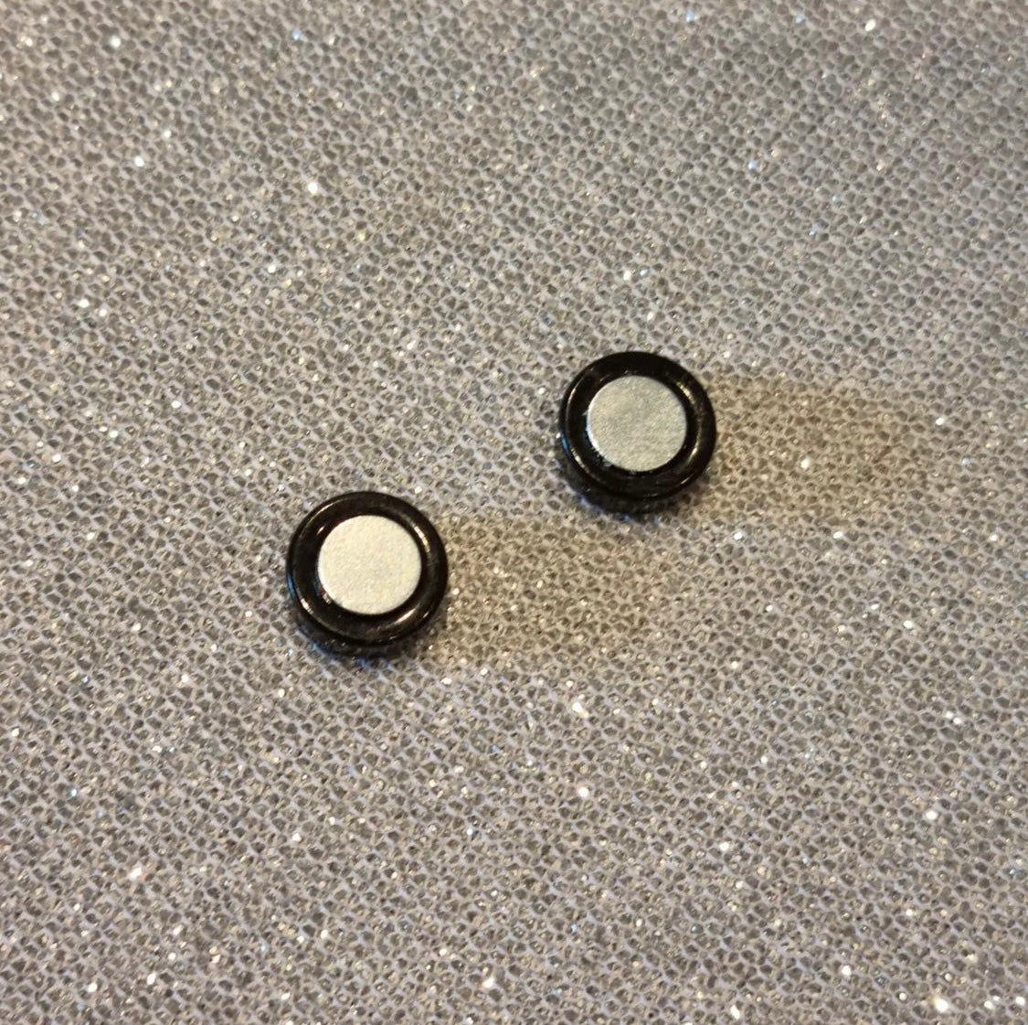 Plain Black Scarf Magnets (2 Sets per Card)